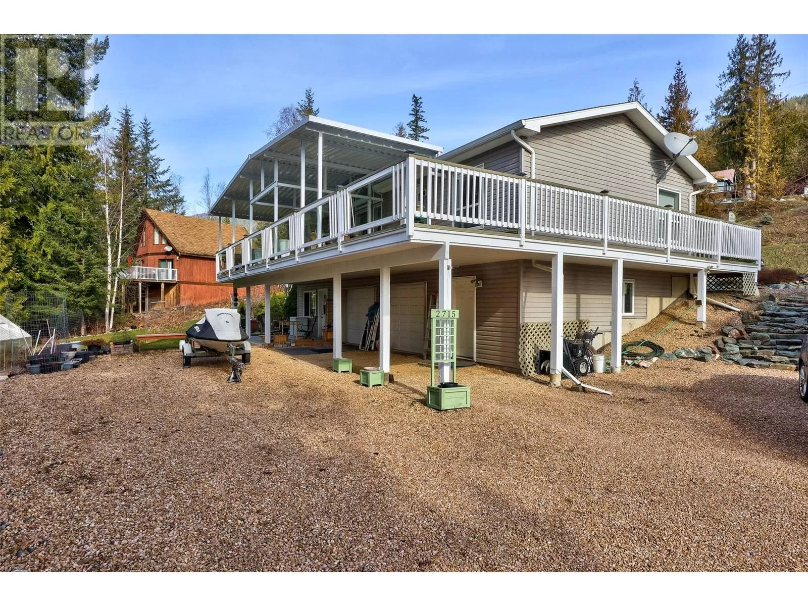 Manufactured Home for rent: 2715 Fraser Road, Anglemont, British Columbia V0E 1M8