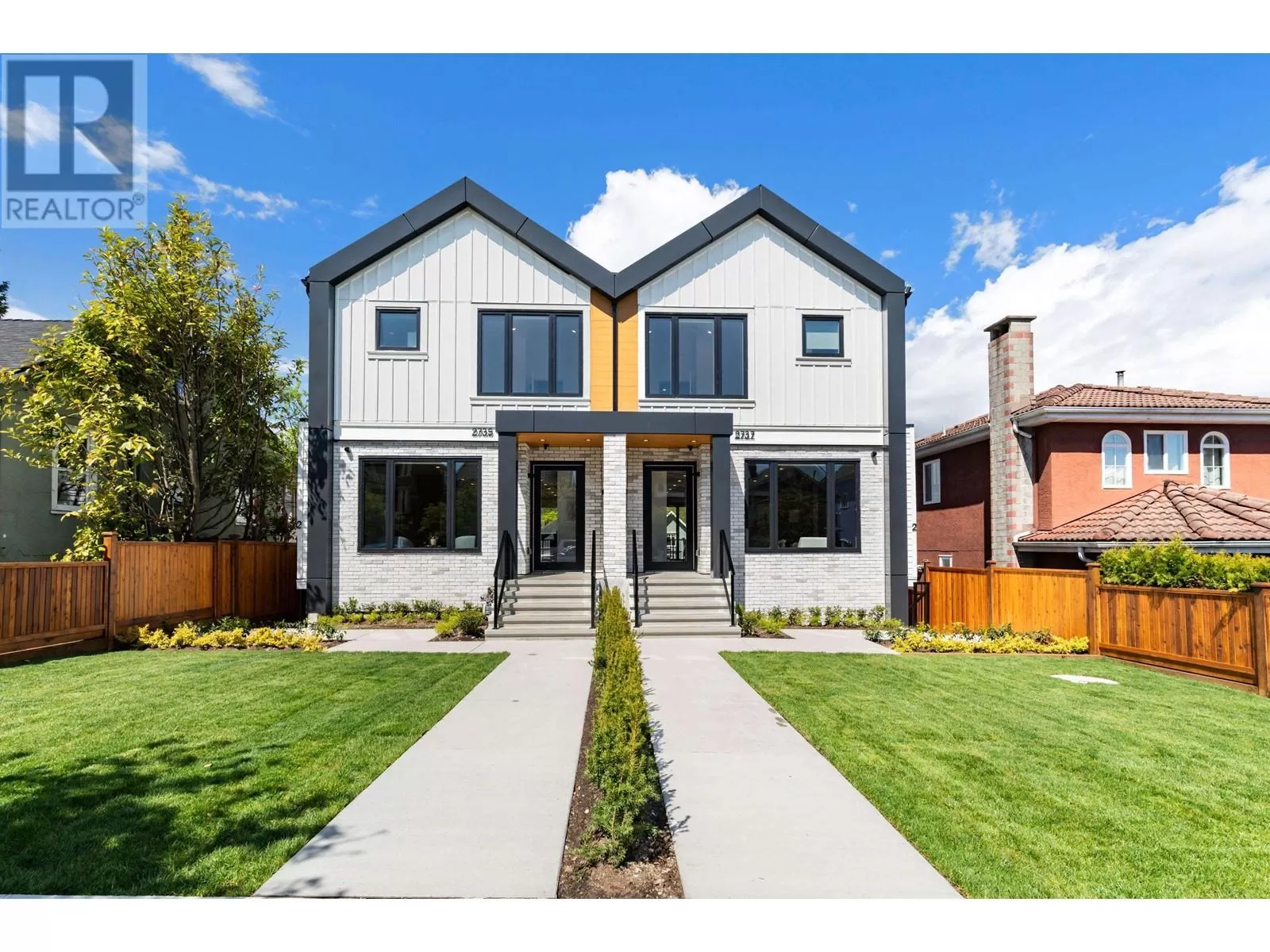 Duplex for rent: 2735 Oxford Street, Vancouver, British Columbia V5K 1N5