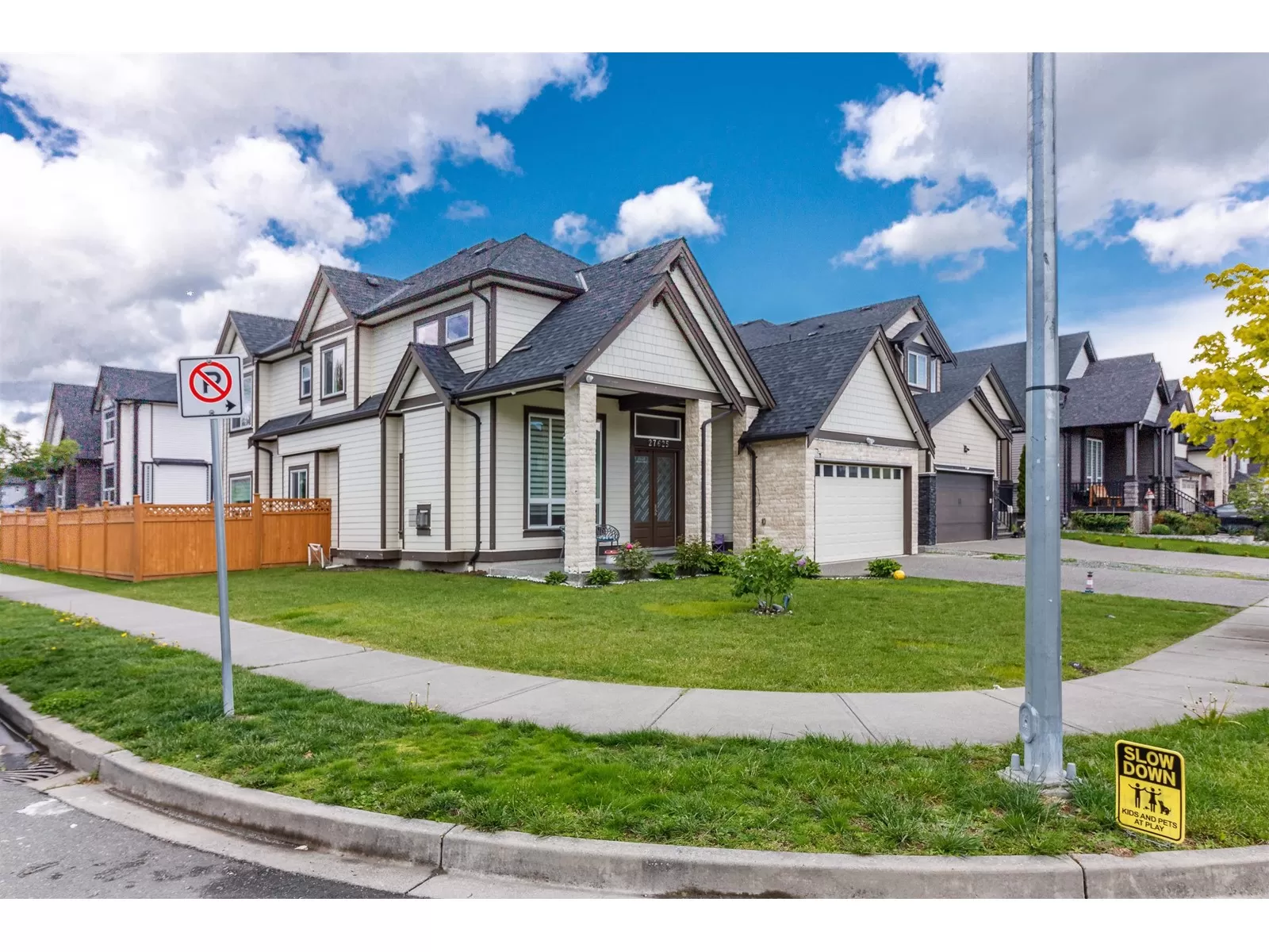 House for rent: 27625 Railcar Crescent, Abbotsford, British Columbia V4X 0B8