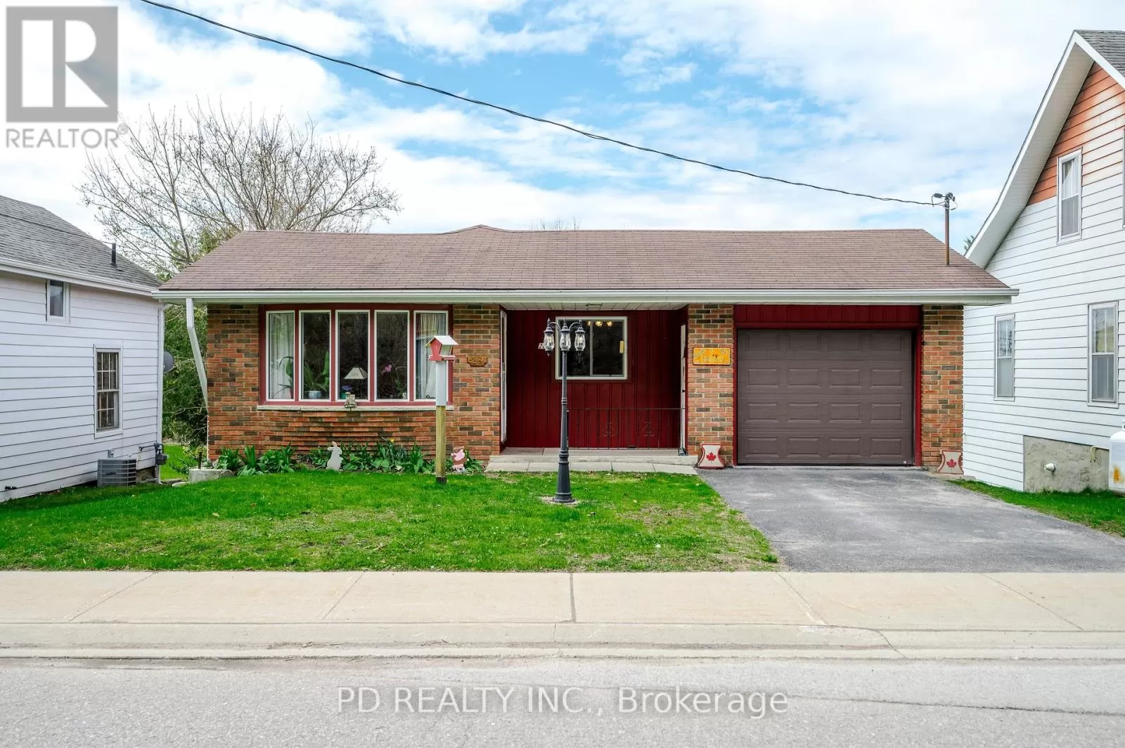 House for rent: 28 Bond St E, Kawartha Lakes, Ontario K0M 1N0
