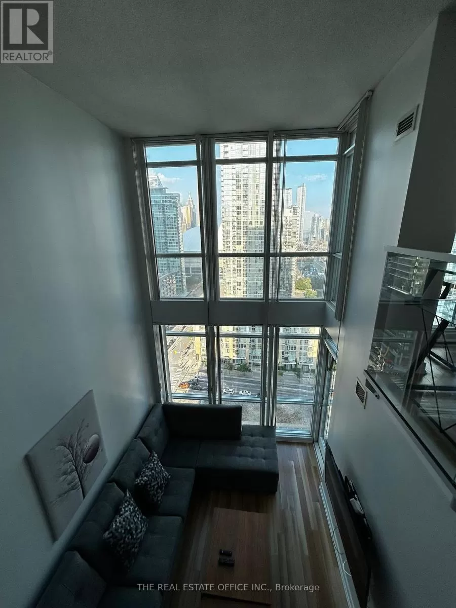 Apartment for rent: 2808 - 15 Fort York Boulevard, Toronto, Ontario M5V 3Y4