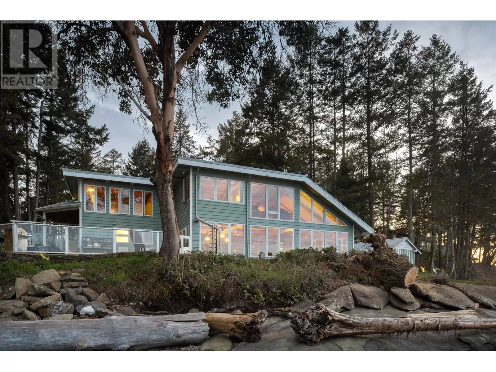House for rent: 281 Bellhouse Road, Galiano Island, British Columbia V0N 1P0