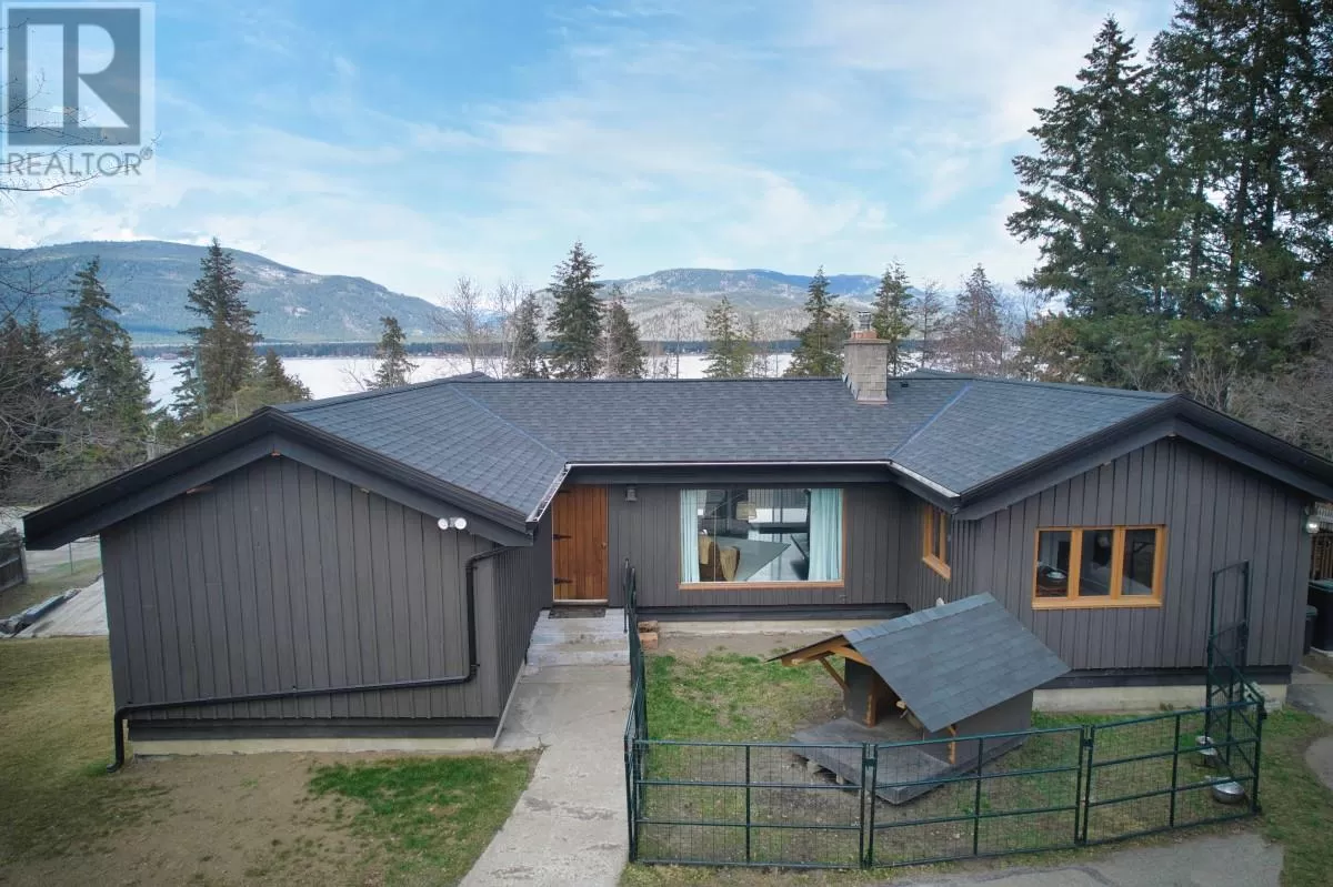 House for rent: 2816 Arnheim Road, Sorrento, British Columbia V0E 2W0