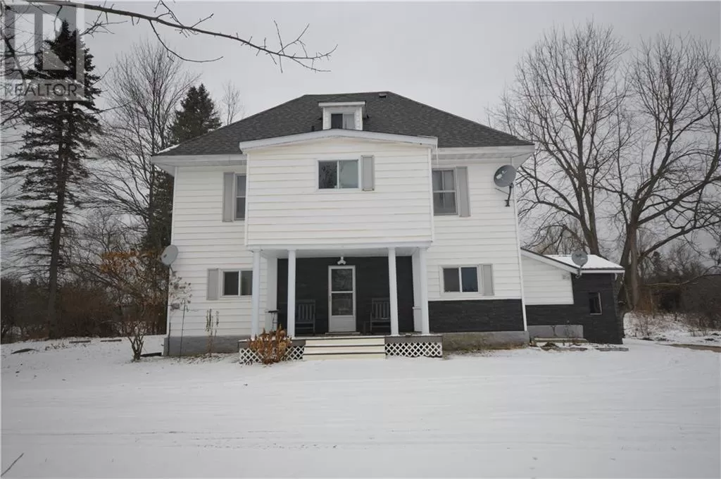 House for rent: 2879 Lake Dore Road, Golden Lake, Ontario K7V 1X0