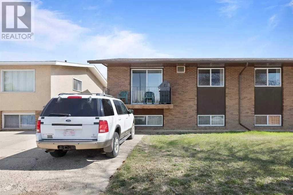 Multi-Family for rent: 2971 & 2973 Dunmore Road Se, Medicine Hat, Alberta T1B 1E1