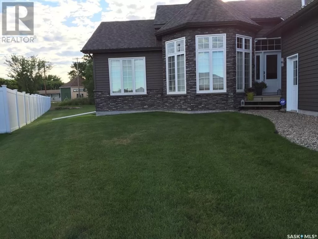 House for rent: 3 Cedar Place, Outlook, Saskatchewan S0L 2N0