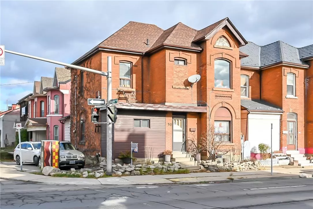 Duplex for rent: 30 Cannon Street W, Hamilton, Ontario L8R 2B3