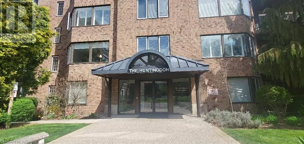 Apartment for rent: 30 Front Street Unit# 202, Stratford, Ontario N5A 7S3