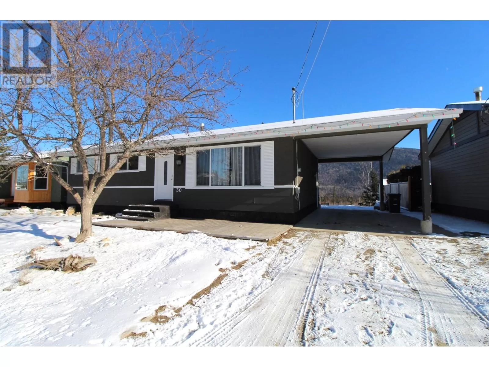 House for rent: 30 Grayling Crescent, Mackenzie, British Columbia V0J 2C0