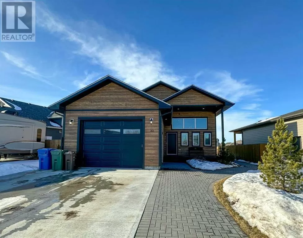 House for rent: 30 Prairie Lake Drive, Taber, Alberta T1G 0C9