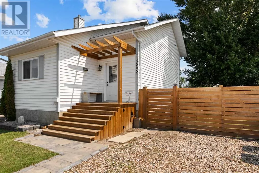 House for rent: 3005 45a Avenue, Lloydminster, Saskatchewan S9V 1X8