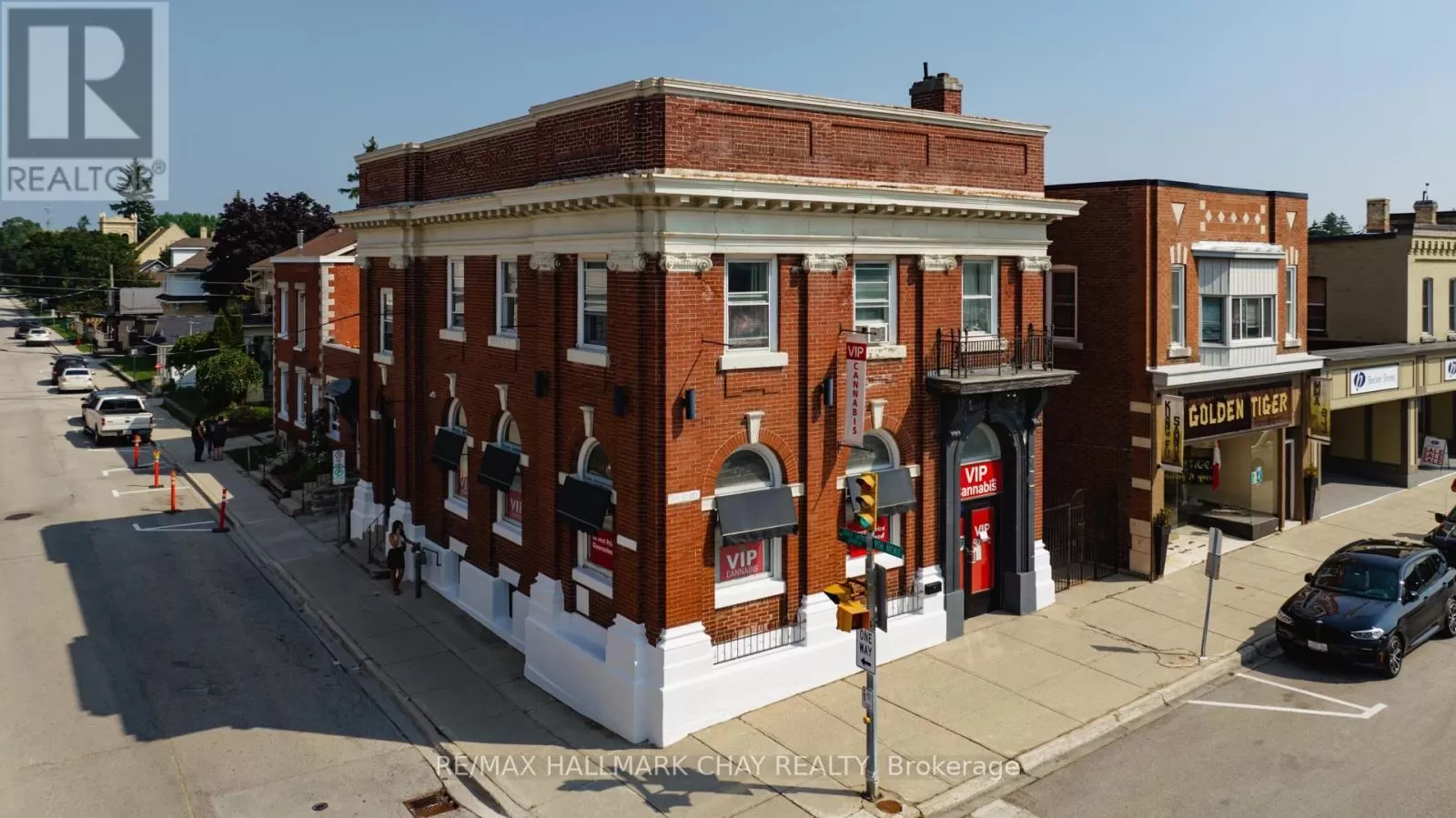 Residential Commercial Mix for rent: 302 10th St, Hanover, Ontario N4N 1P3