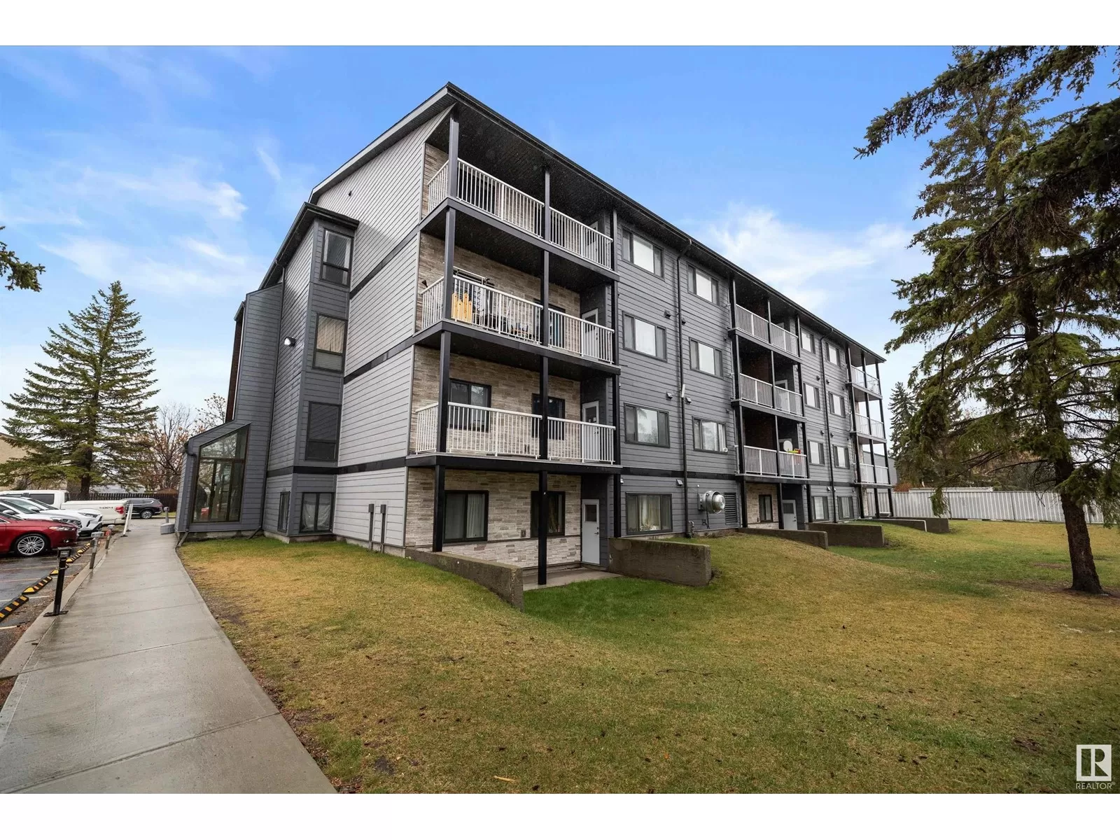 Apartment for rent: #302 14808 26 St Nw, Edmonton, Alberta T5Y 2G4