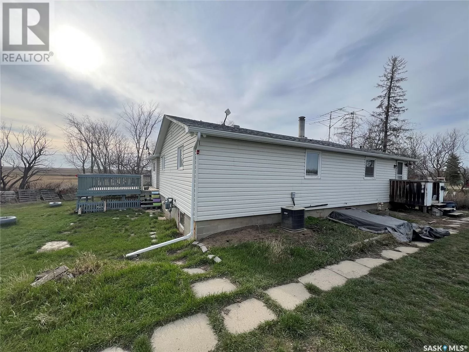 House for rent: 302 East Grid Road, Wiseton, Saskatchewan S0L 3M0