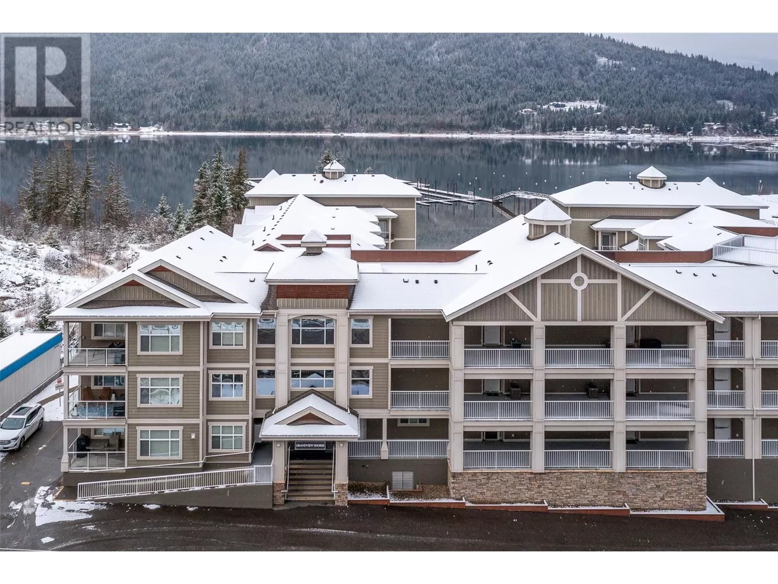 Apartment for rent: 302 Mara Lake Lane Unit# 302, Sicamous, British Columbia V0E 2V1