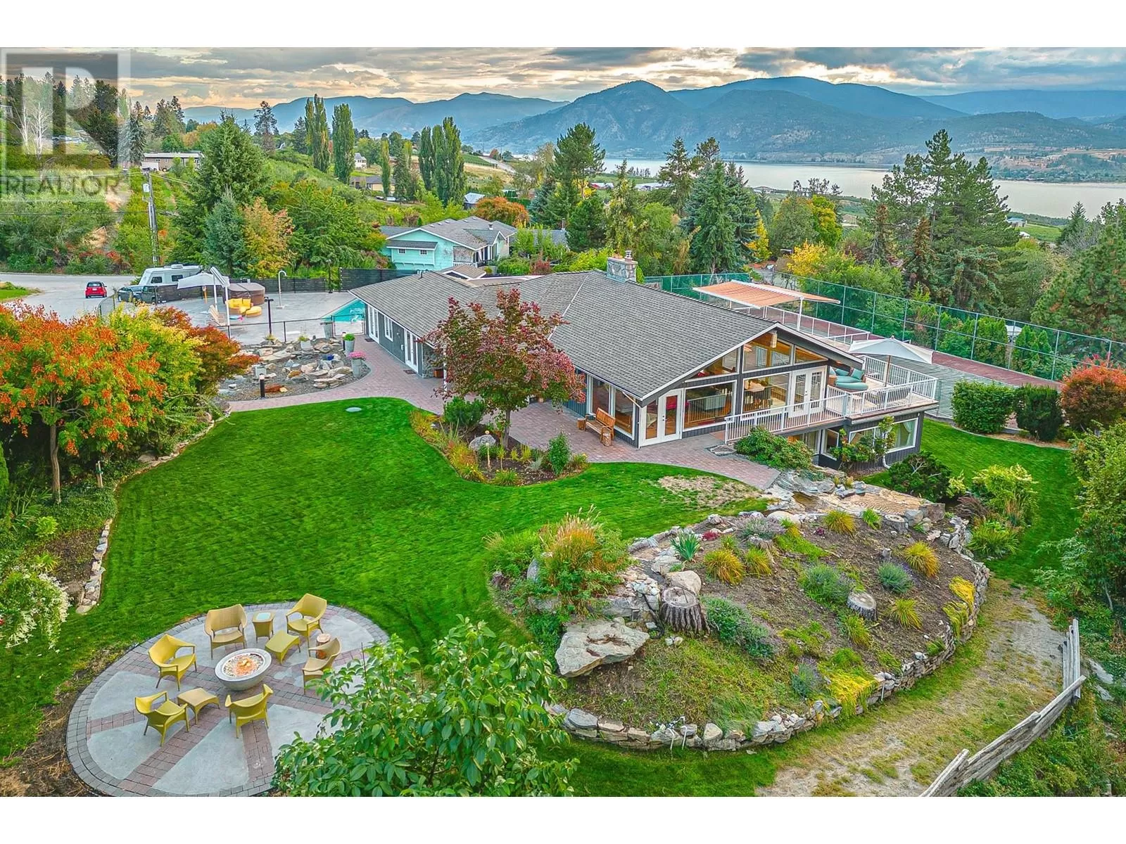 House for rent: 3029 Spruce Drive, Naramata, British Columbia V0H 1N0