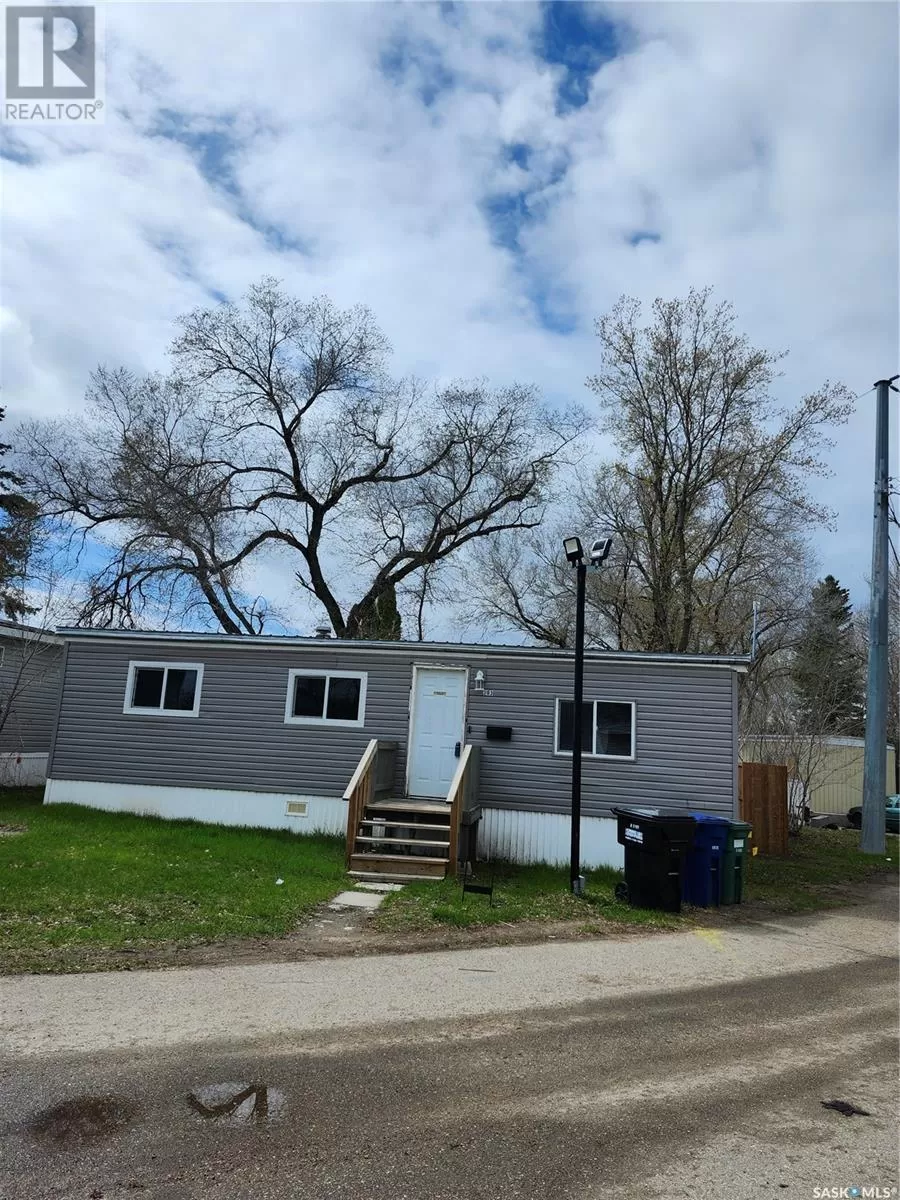 Mobile Home for rent: 303 1524 Rayner Avenue, Saskatoon, Saskatchewan S7N 2P8