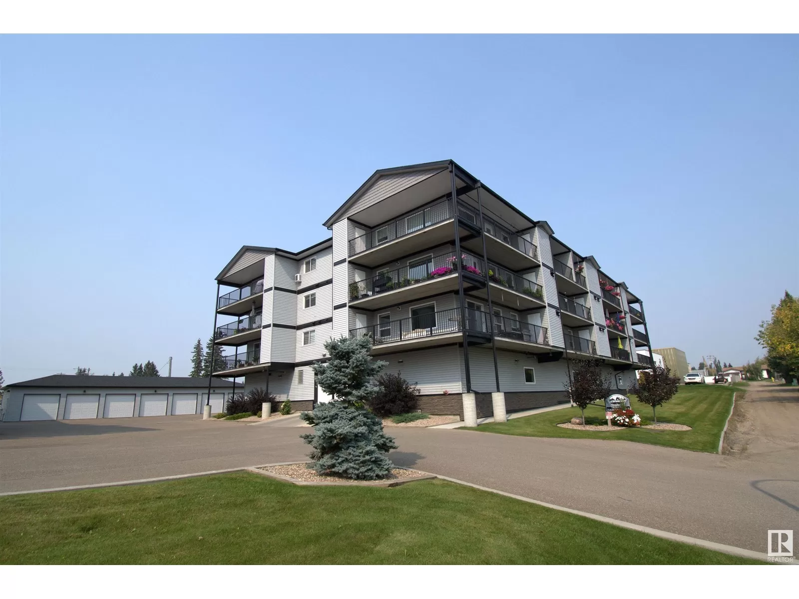 Apartment for rent: #303 4614b Lakeshore Dr, St. Paul Town, Alberta T0A 3A3