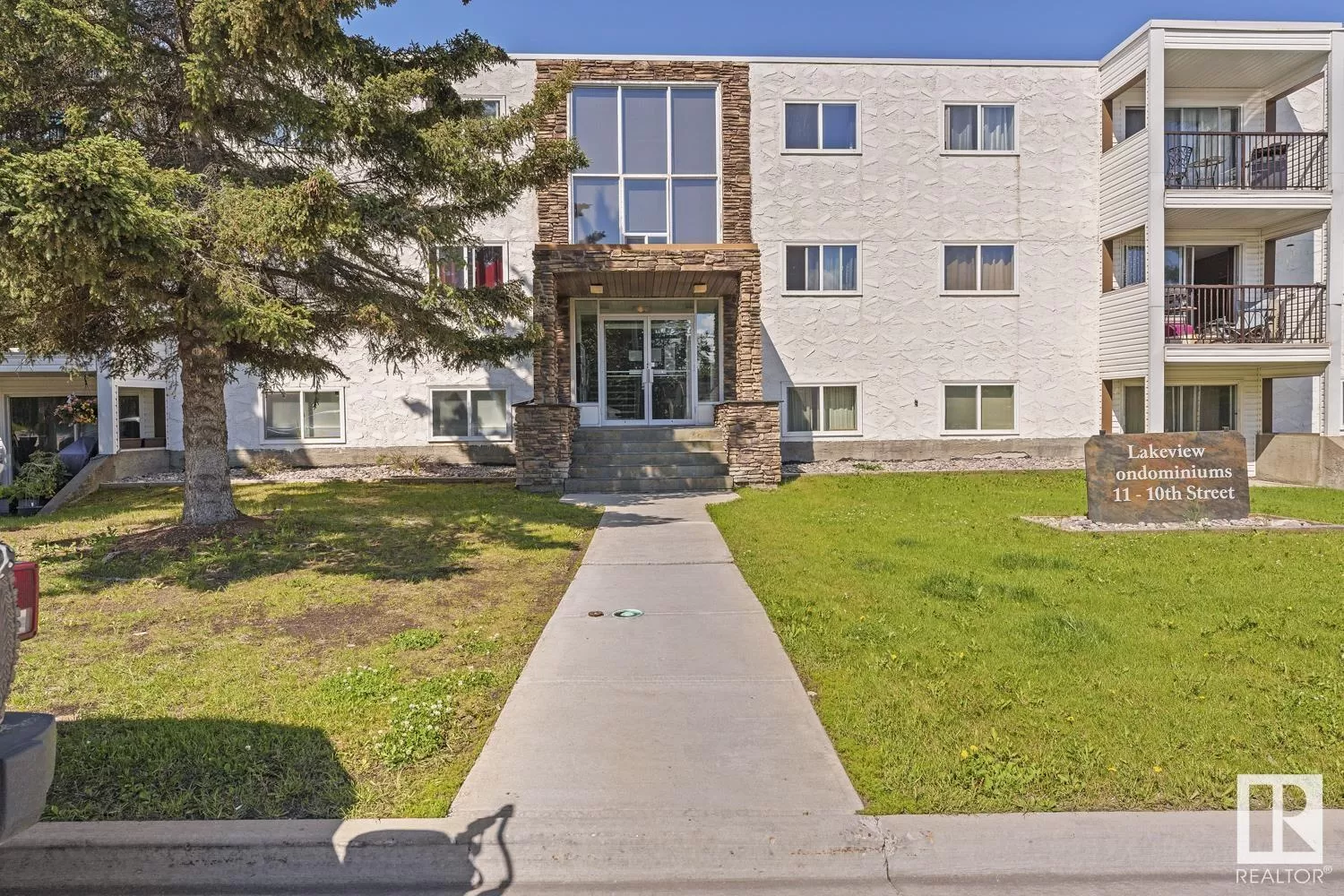 Apartment for rent: #303 911 10 St, Cold Lake, Alberta T9M 1J8