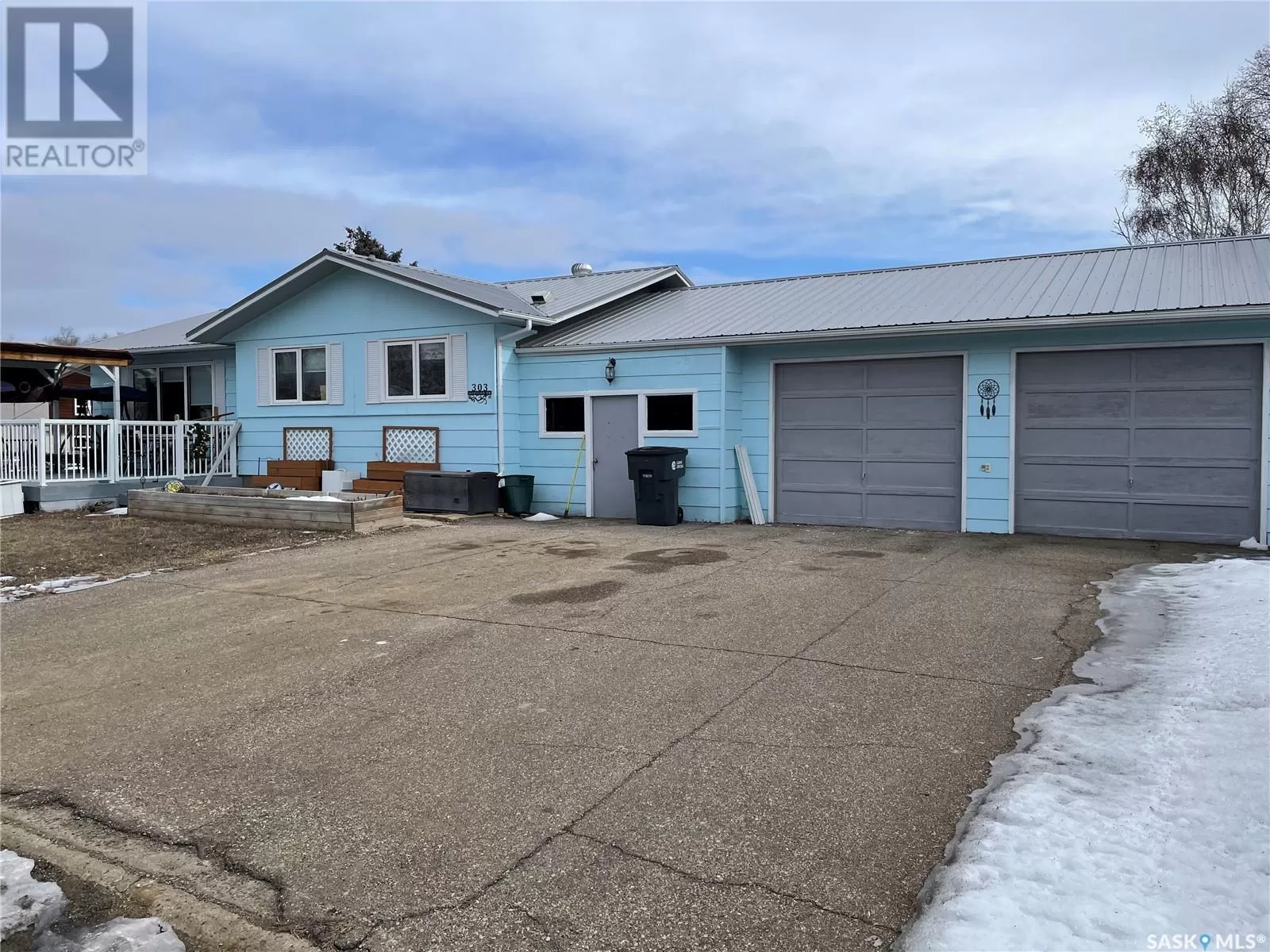 House for rent: 303 Westview Drive, Coronach, Saskatchewan S0H 0Z0