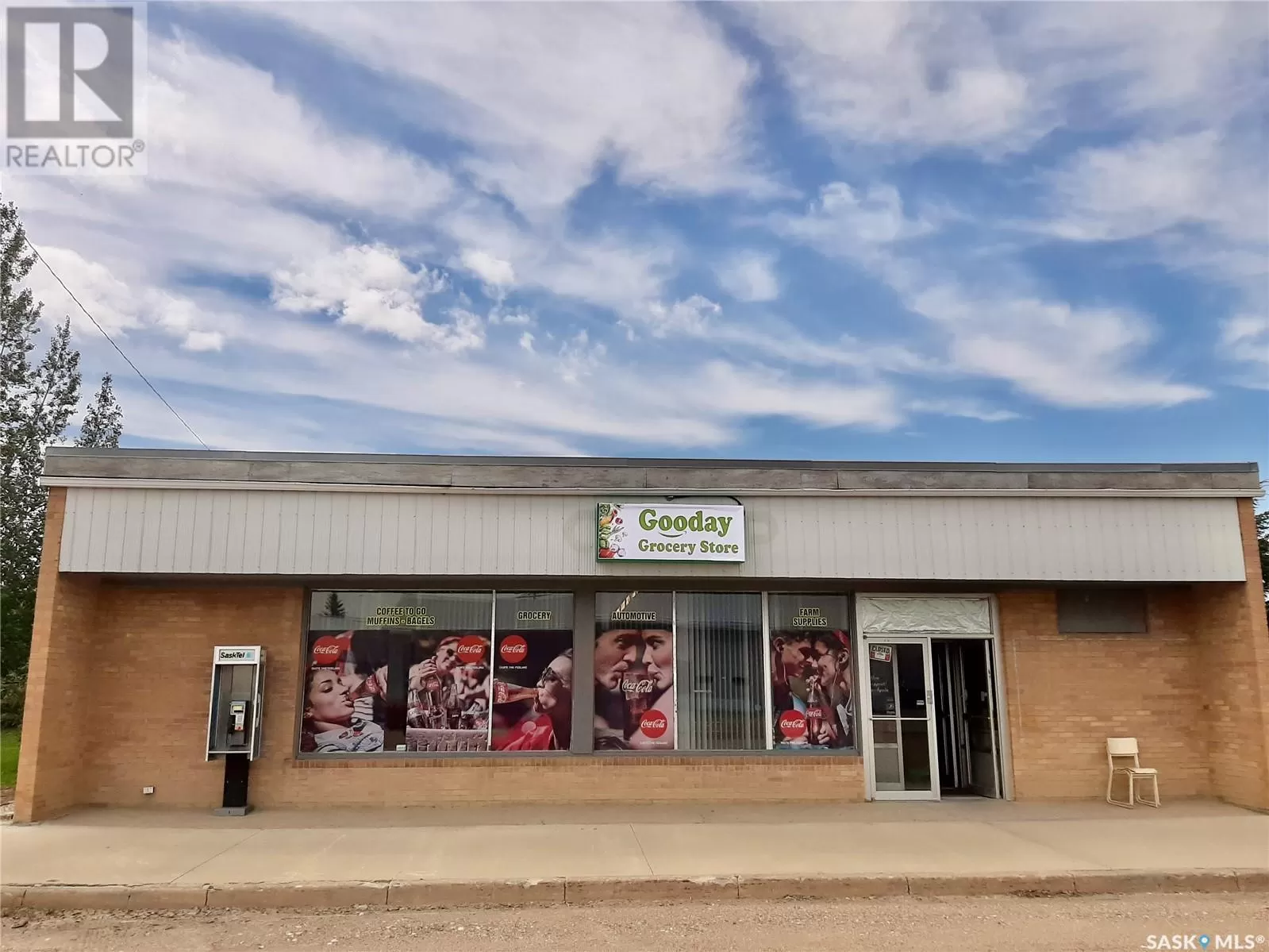 Retail for rent: 304 Main Street, Landis, Saskatchewan S0K 2K0