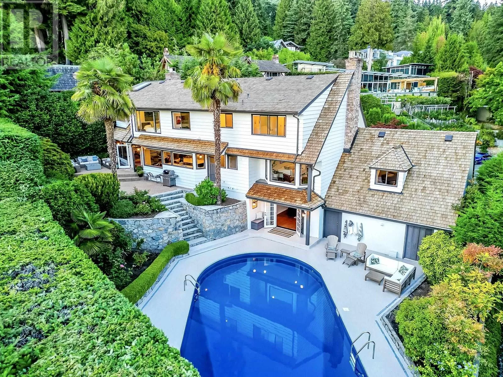 House for rent: 3047 Spencer Close, West Vancouver, British Columbia V7V 4R8