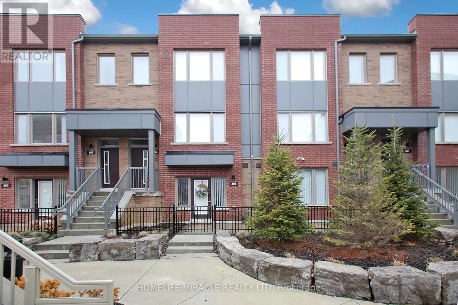 Row / Townhouse for rent: #305 -1525 Kingston Rd, Pickering, Ontario L1V 7H4