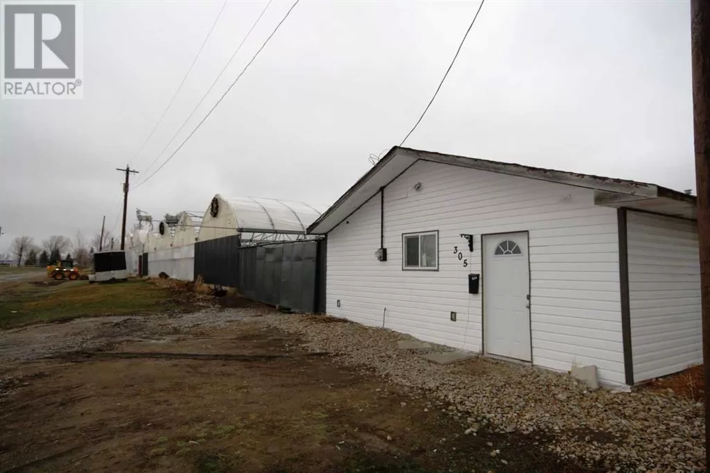 Commercial Mix for rent: 305 2 Street Sw, Redcliff, Alberta T0J 2P0