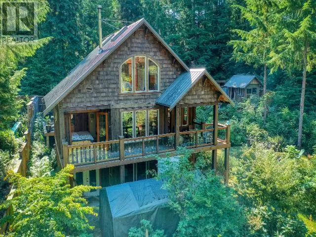 House for rent: 3056/3060 Vancouver Blvd, Savary Island, British Columbia V0N 2G0