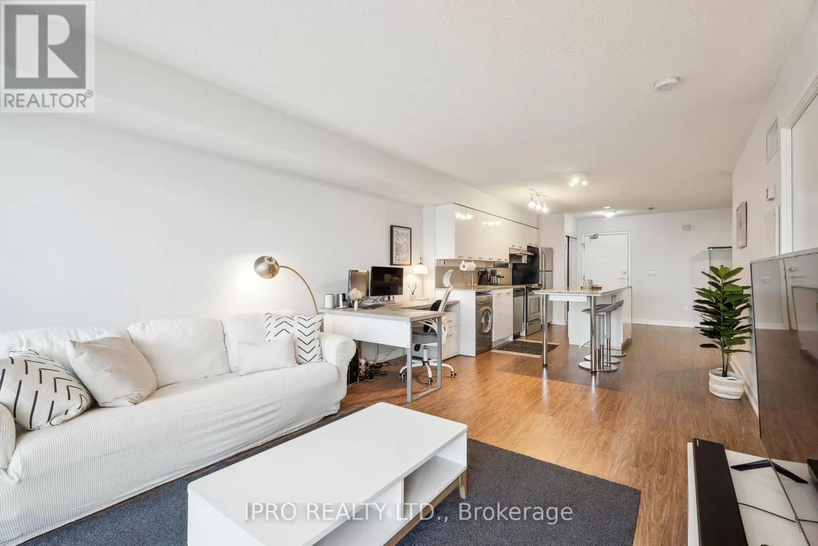 Apartment for rent: 306 - 19 Singer Court, Toronto, Ontario M2K 0B2