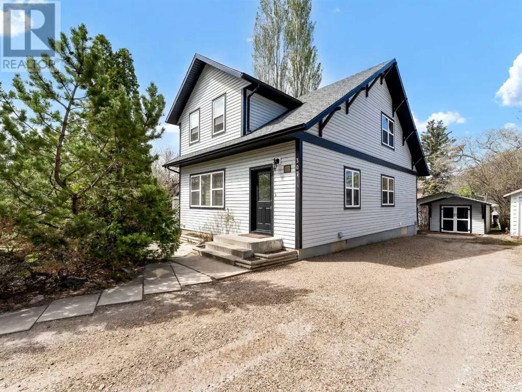 House for rent: 307 3 Street W, Brooks, Alberta T1R 0E7