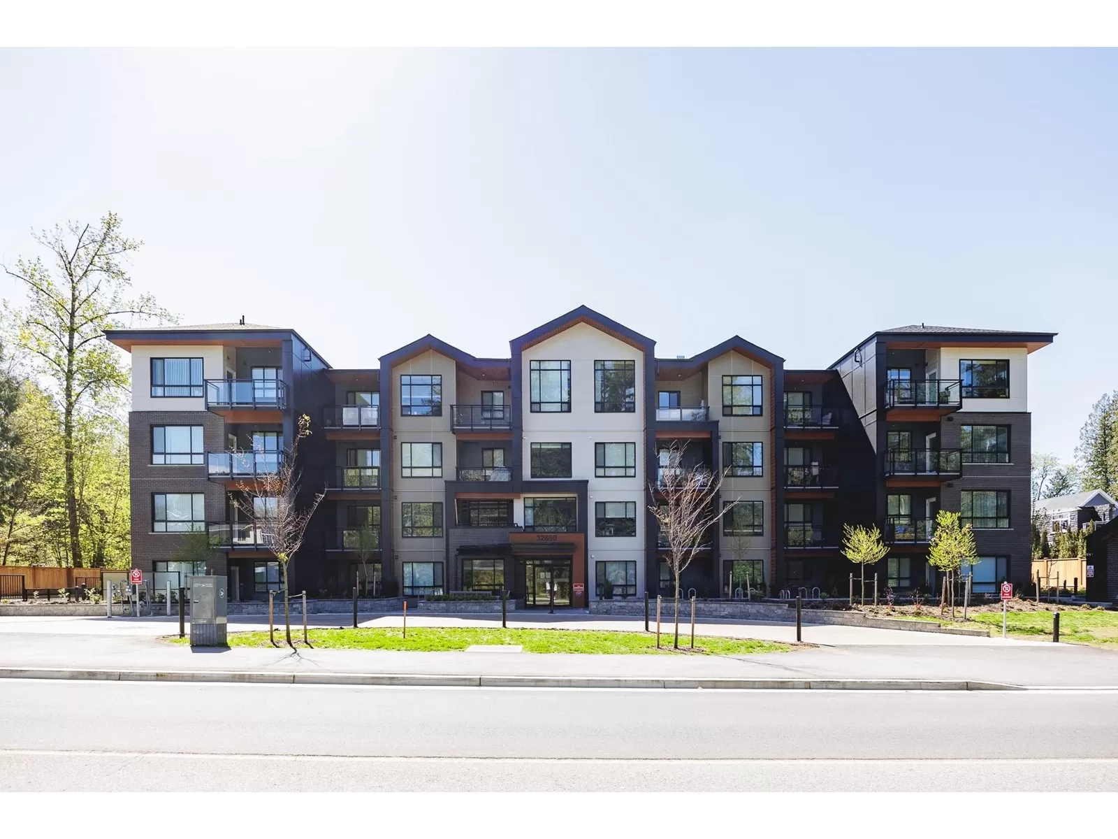 Apartment for rent: 307 32690 14 Avenue, Mission, British Columbia V2V 0K5