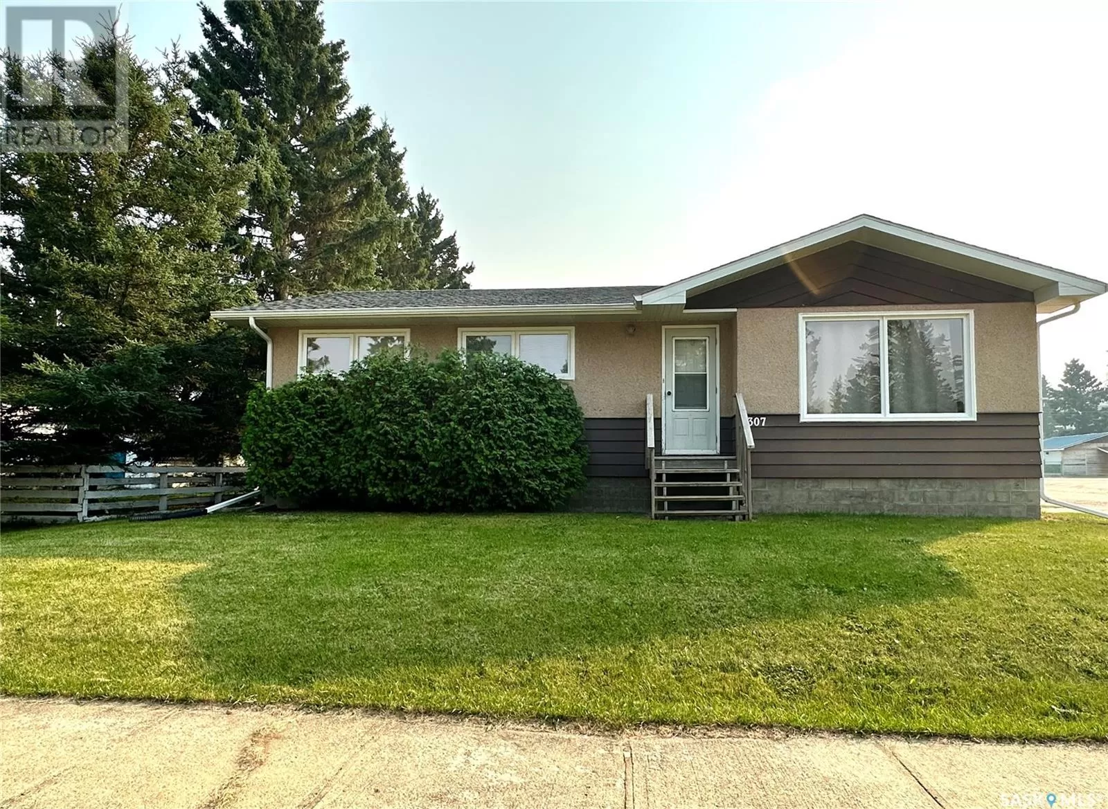 House for rent: 307 3rd Avenue, Medstead, Saskatchewan S0M 1W0
