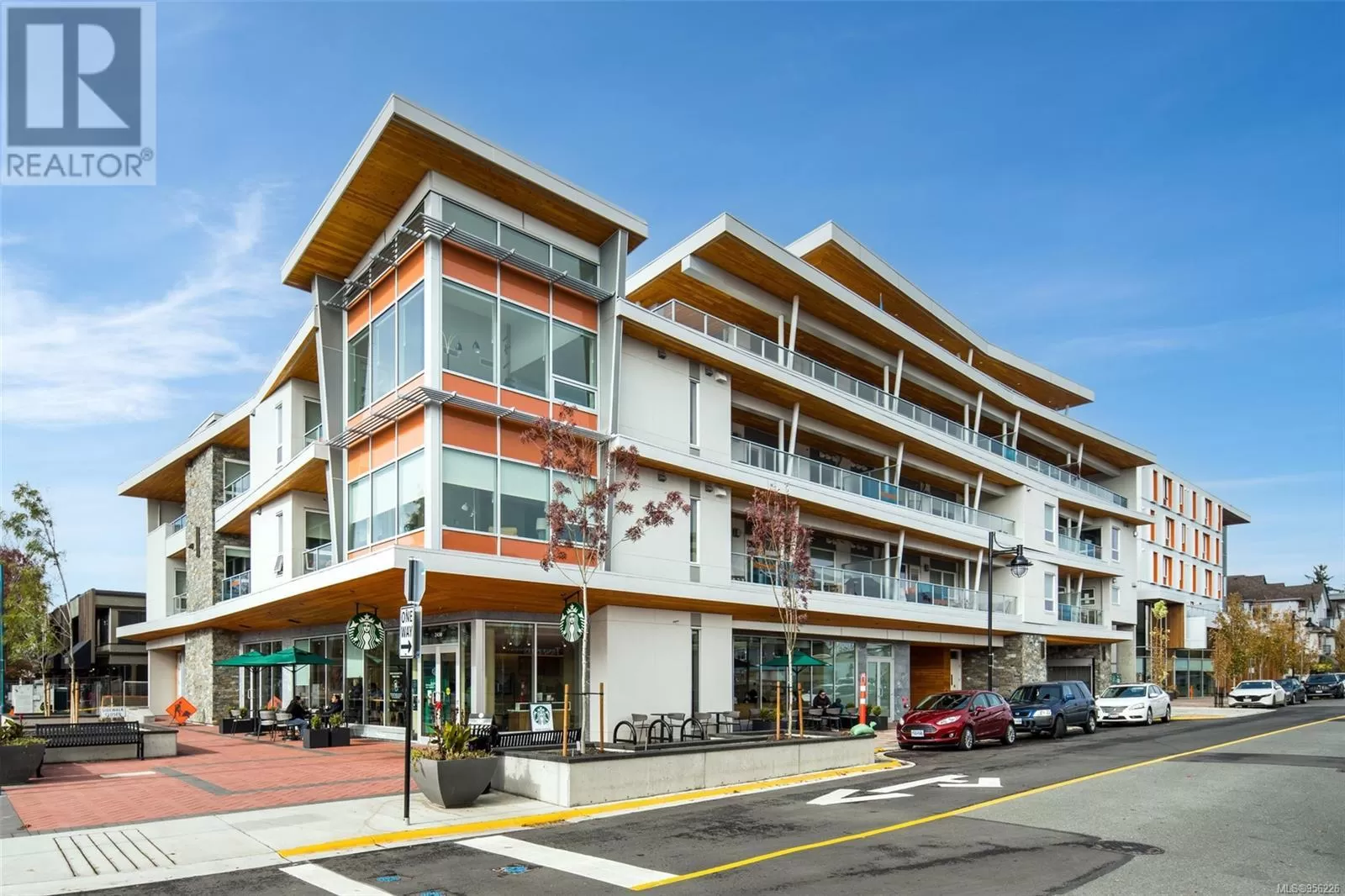 Apartment for rent: 308 9818 Fourth St, Sidney, British Columbia V8L 1X4