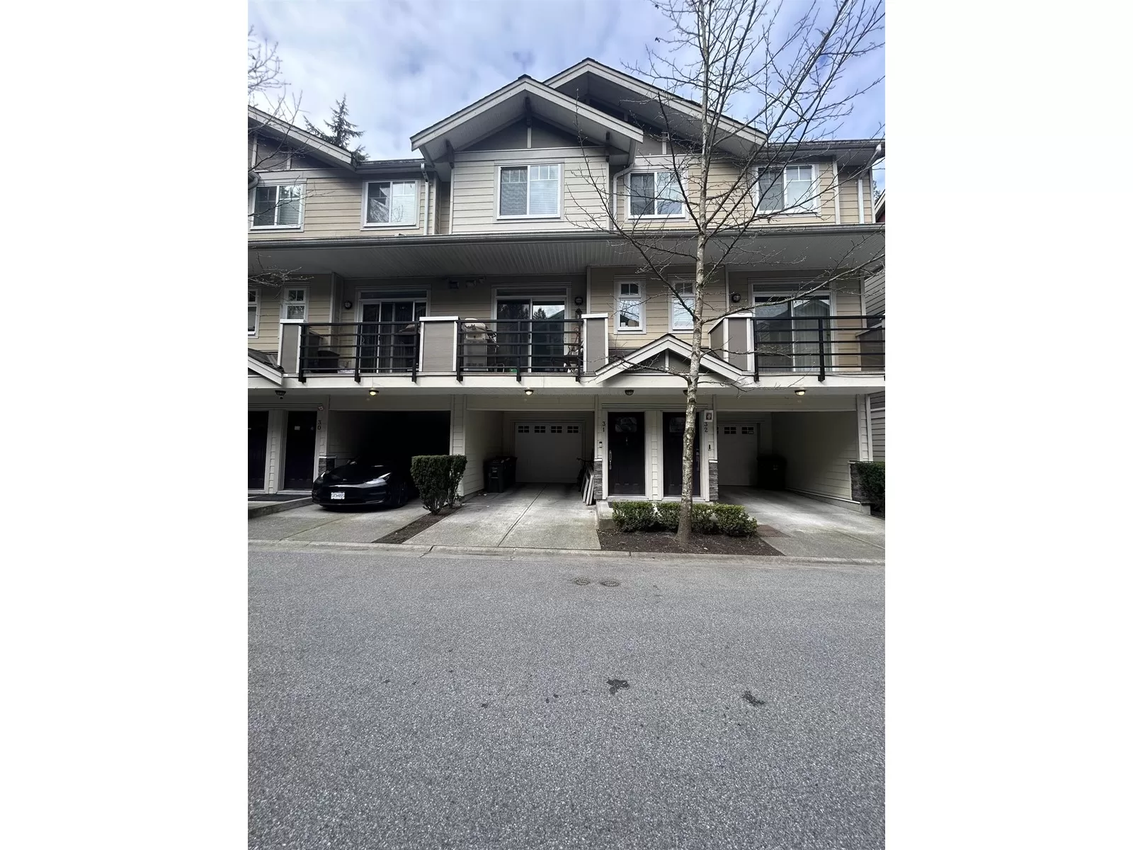Row / Townhouse for rent: 31 6383 140 Street, Surrey, British Columbia V3W 0E9