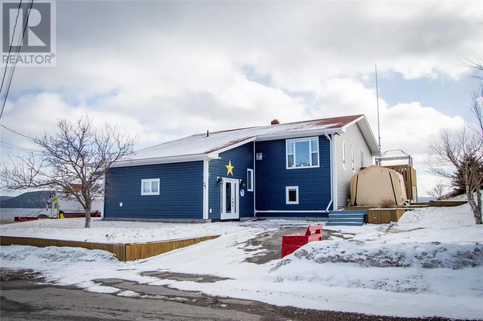 House for rent: 31 Poplar Road, Springdale, Newfoundland & Labrador A0J 1T0