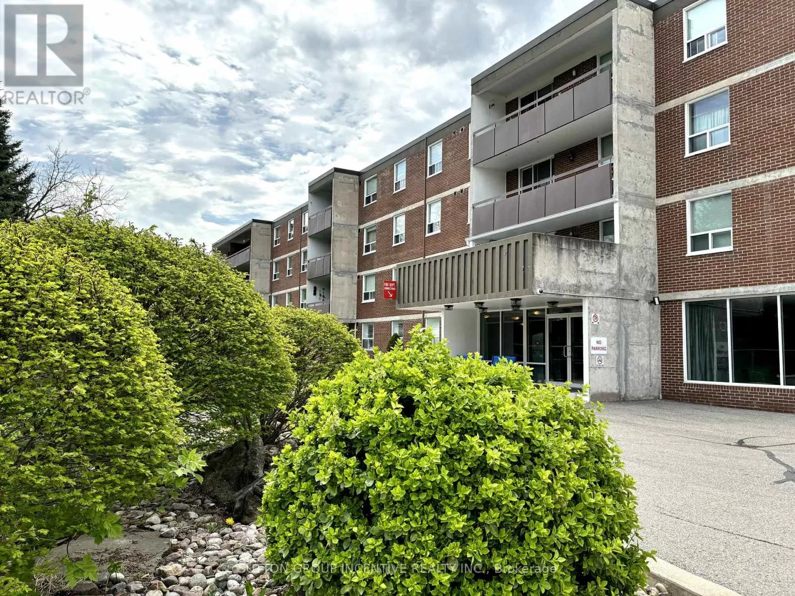 Apartment for rent: 311 - 200 Holland Court, Bradford West Gwillimbury, Ontario L3Z 1R8