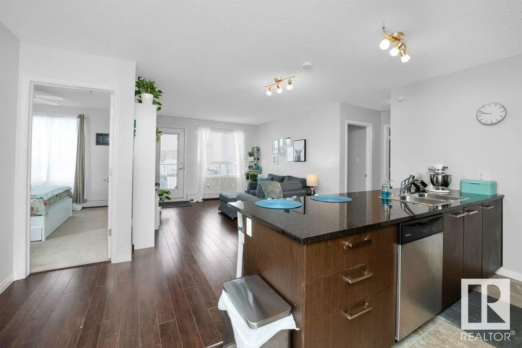 Apartment for rent: #3120 9351 Simpson Dr Nw, Edmonton, Alberta T6R 0N4