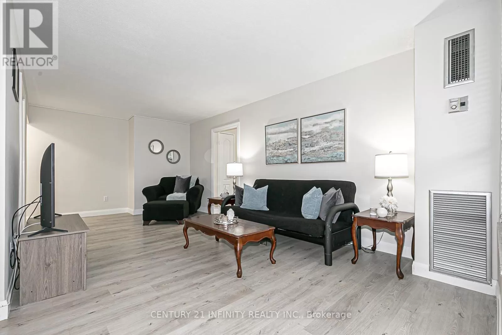 Apartment for rent: 314 - 10 Edgecliff Golfway, Toronto, Ontario M3C 3A3