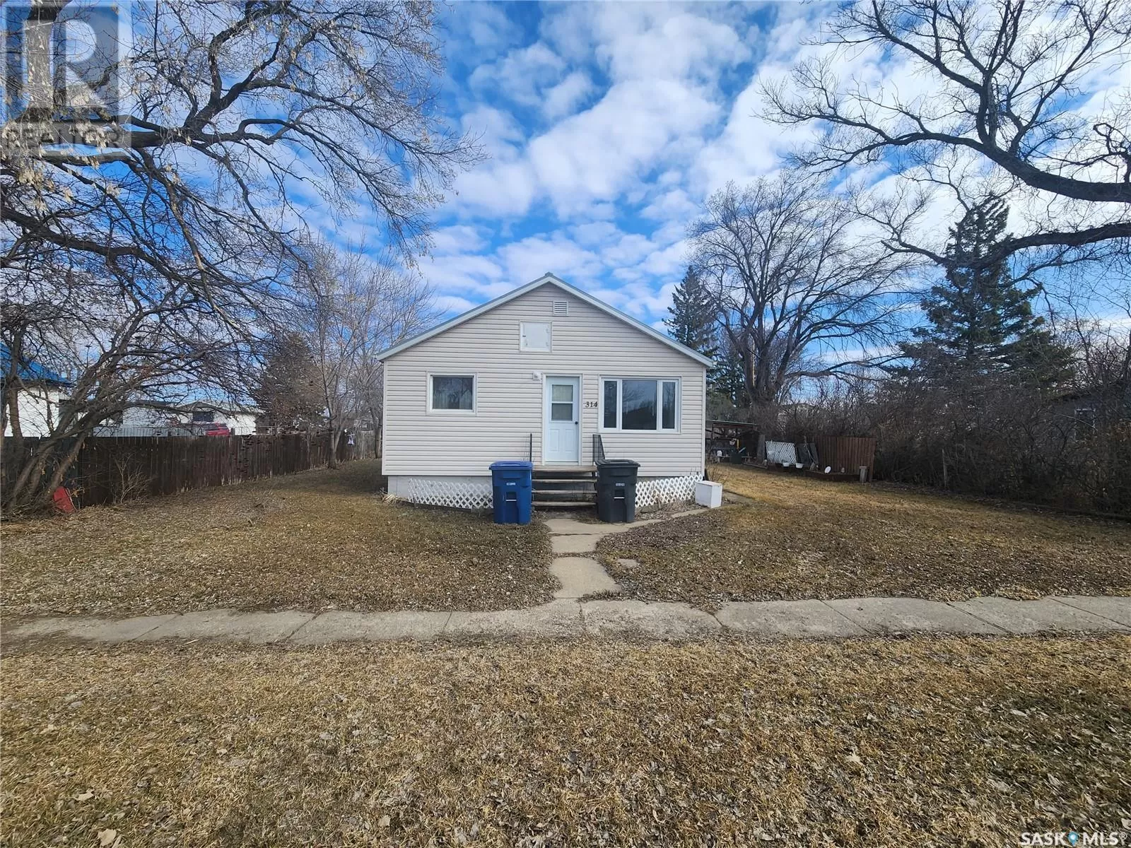 House for rent: 314 Main Street, Kipling, Saskatchewan S0G 2S0