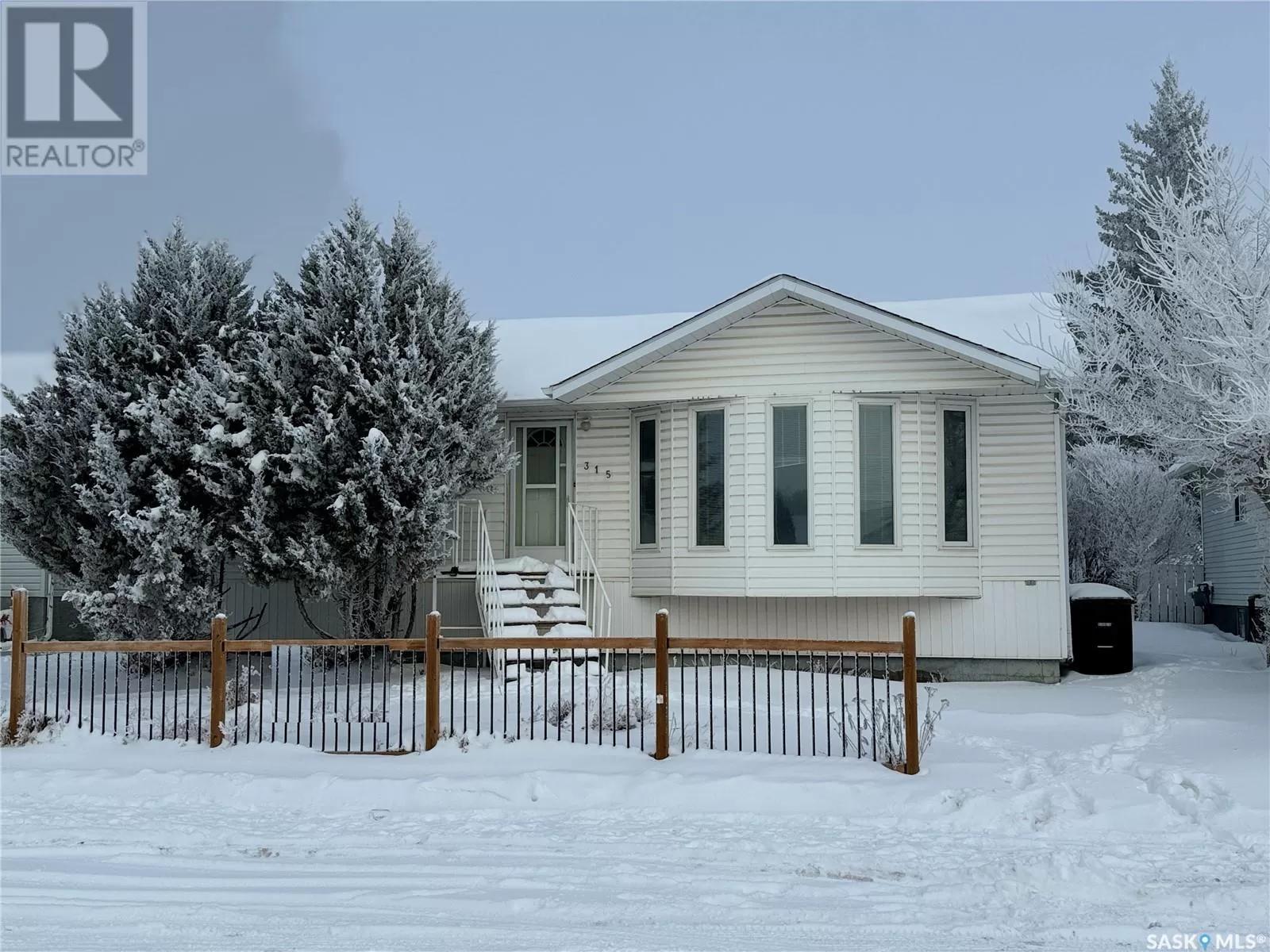 House for rent: 315 6th Avenue E, Biggar, Saskatchewan S0K 0M0