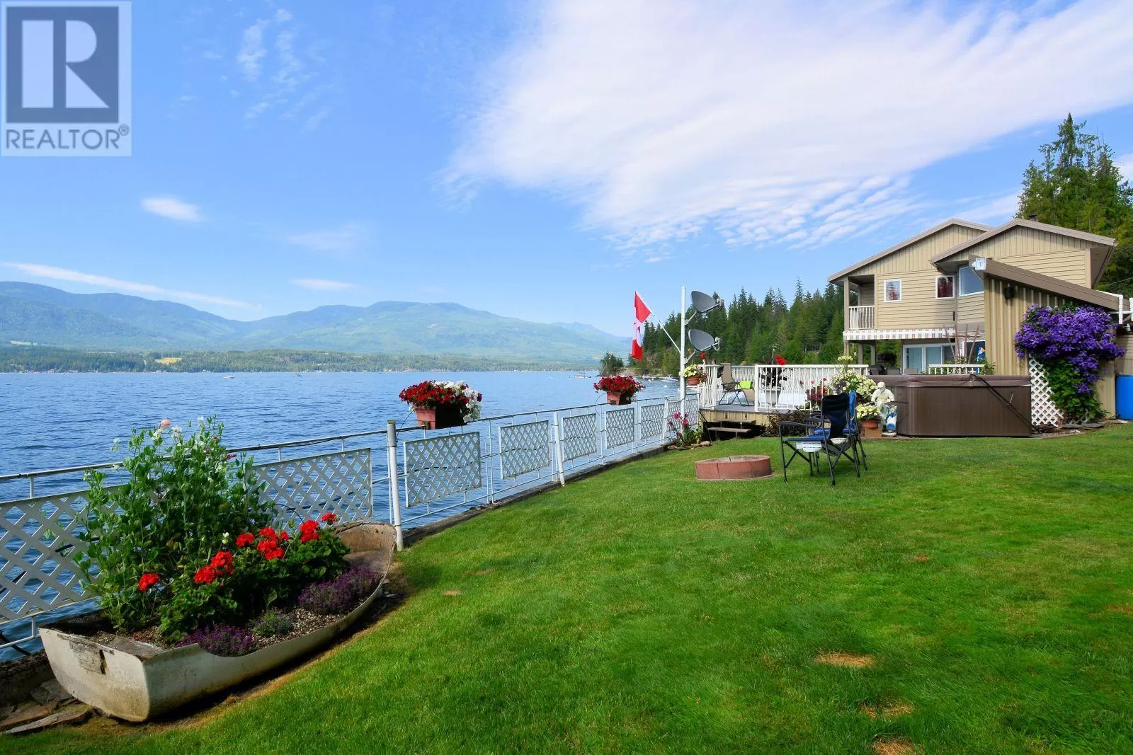 House for rent: 3181 Eagle Bay Road, Eagle Bay, British Columbia V0E 1H1