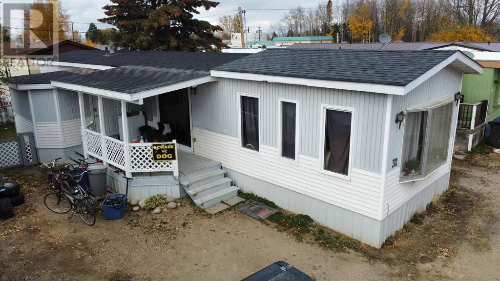 Mobile Home for rent: 32 Kaybob Mobile Home Park, Fox Creek, Alberta T0H 1P0