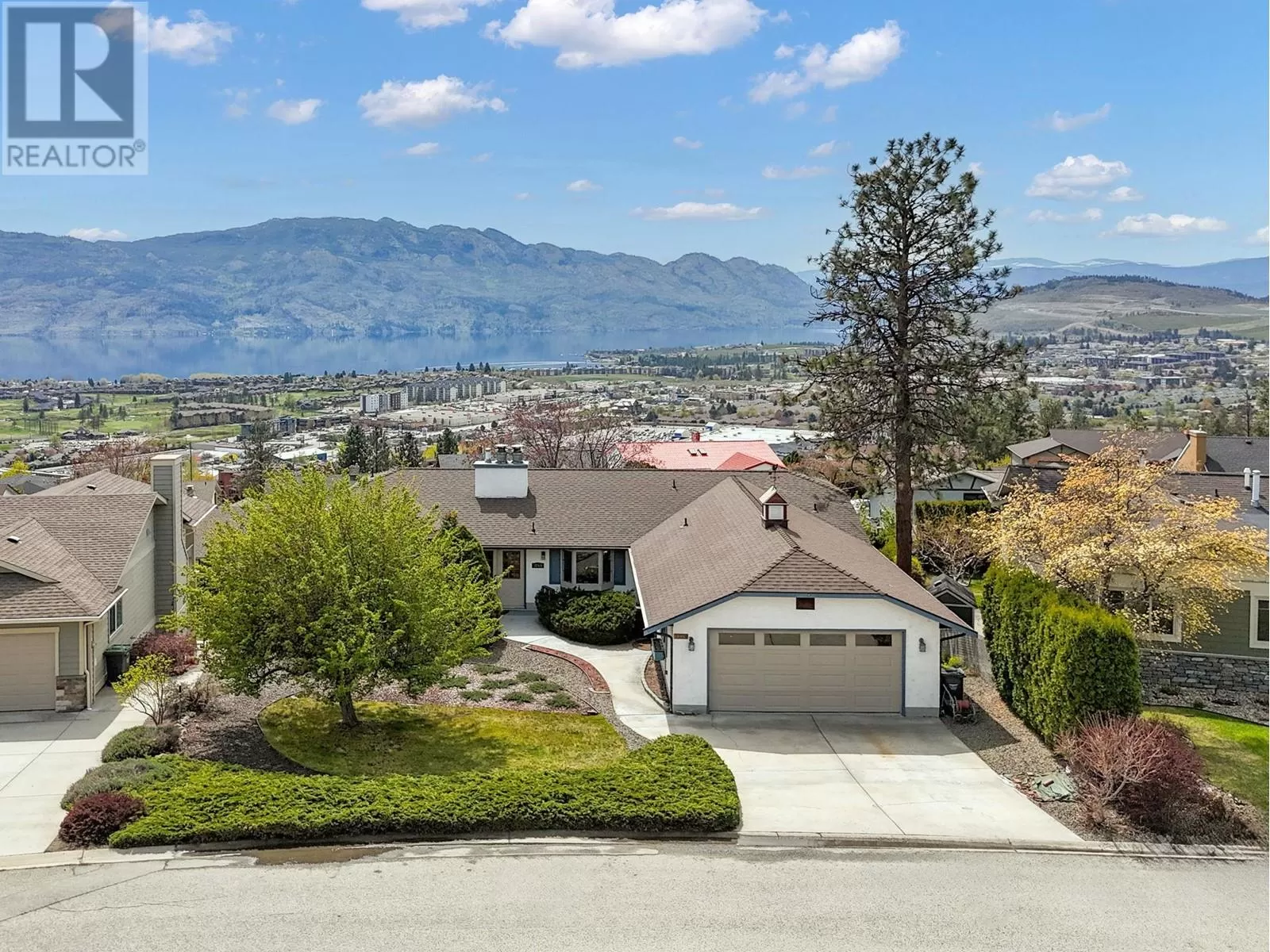 House for rent: 3219 Sunset Place, West Kelowna, British Columbia V4T 1S3