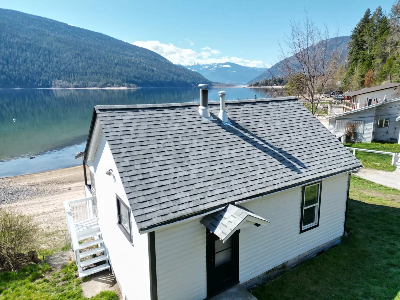 House for rent: 3230 Highway 3a, Nelson, British Columbia V1L 6M7