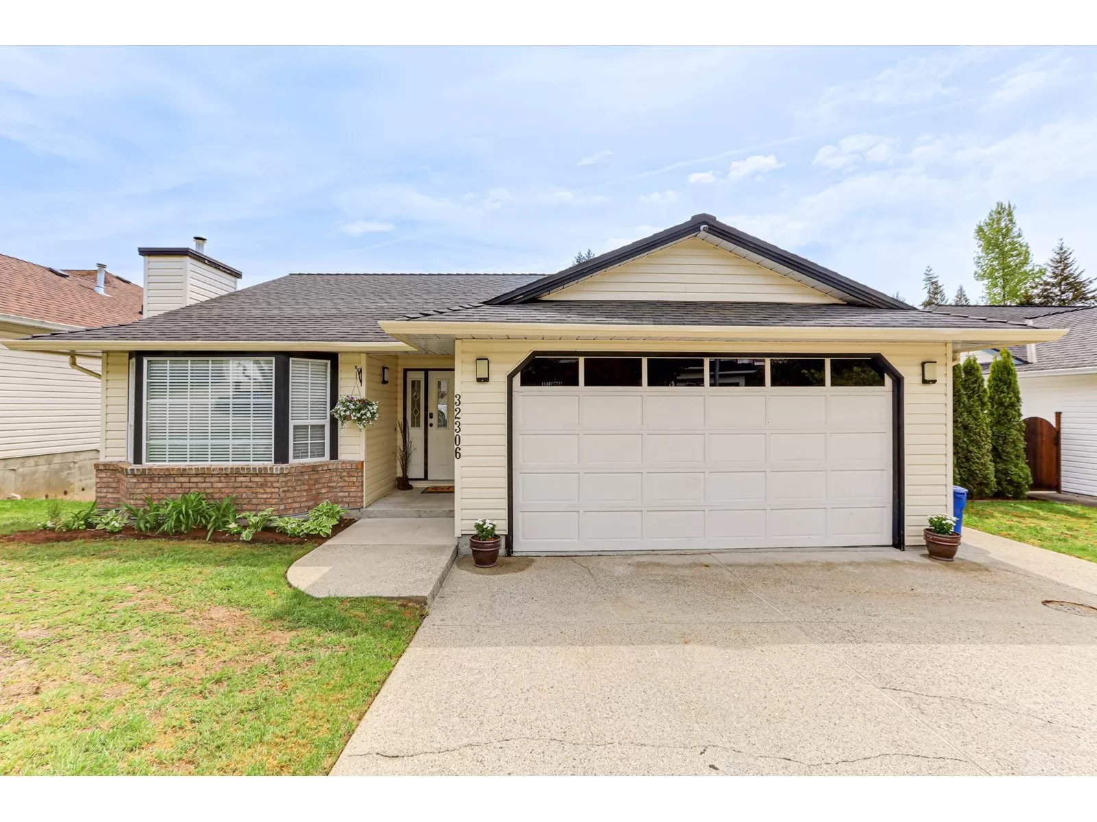 House for rent: 32306 W Bobcat Drive, Mission, British Columbia V2V 6M9