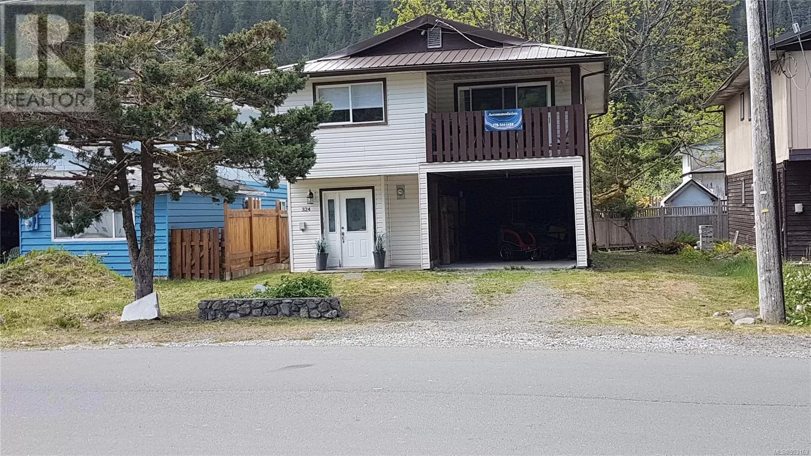 House for rent: 324 Alpine View Dr, Tahsis, British Columbia V0P 1X0