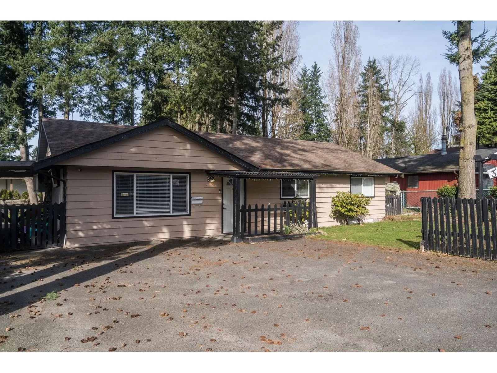 House for rent: 32515 George Ferguson Way, Abbotsford, British Columbia V2T 4C8