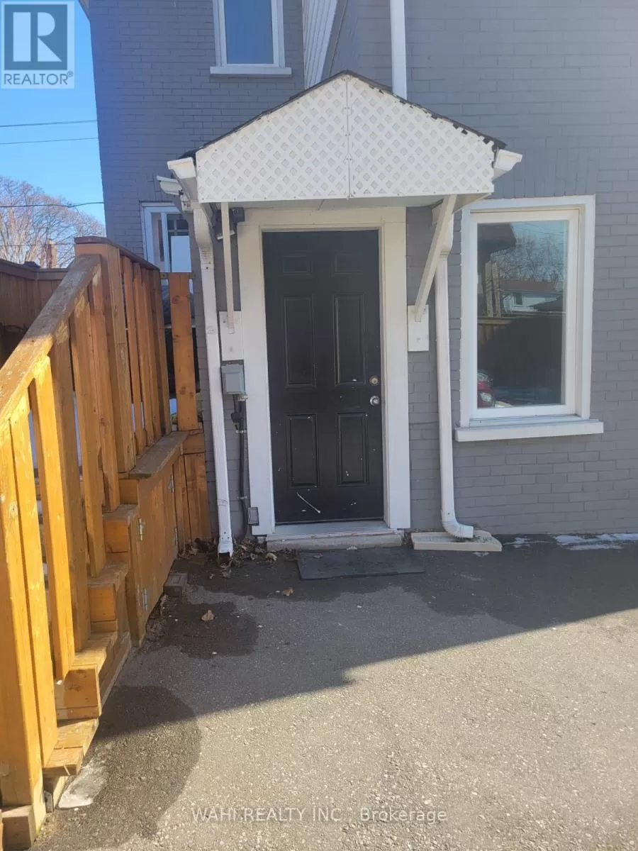House for rent: 330 Athol St E, Oshawa, Ontario L1H 1L1
