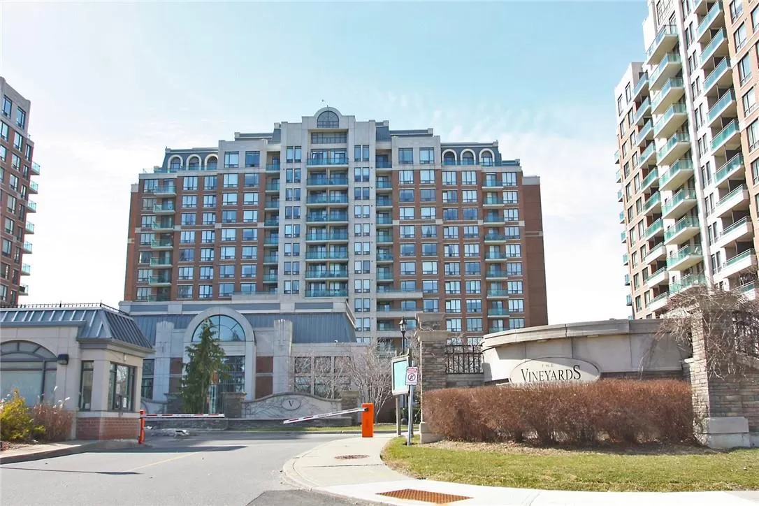 Apartment for rent: 330 Red Maple Road|unit #ph08, Richmond Hill, Ontario L4C 0T6